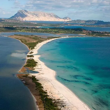 Villa Isuledda N 34 Ristrutturata A 150m Dal Mare Con 2 Stanze Per 6 Persone Posizione Tranquilla San Teodoro (Sardinia)