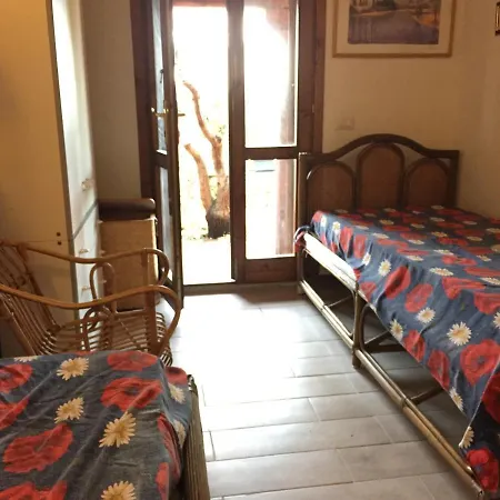 Isuledda N 34 Ristrutturata A 150m Dal Mare Con 2 Stanze Per 6 Persone Posizione Tranquilla Villa *